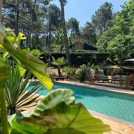Lumineuse Du Golf Avec Piscine Villa